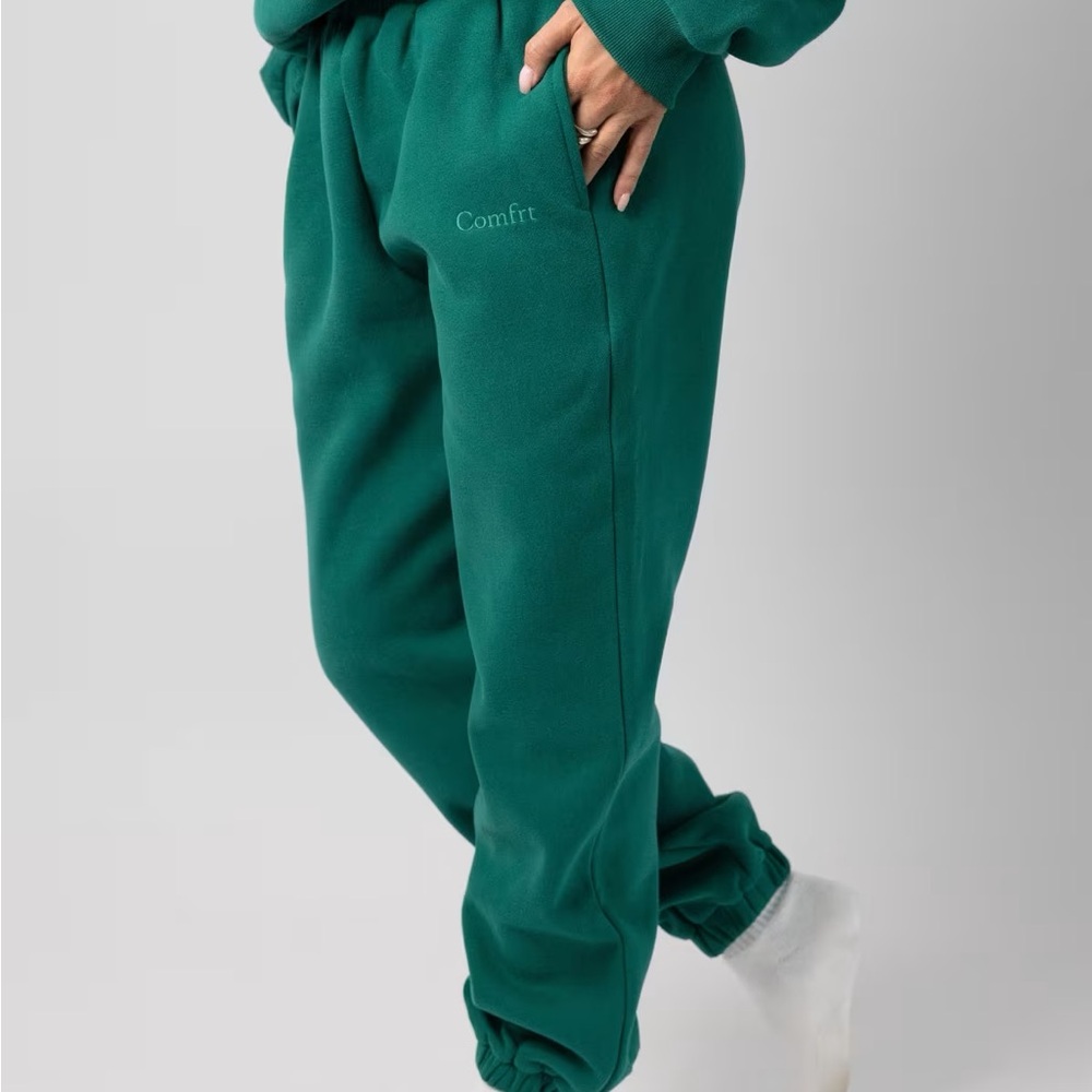Comfrt Signature Sweatpants in TEAL.  Size Large